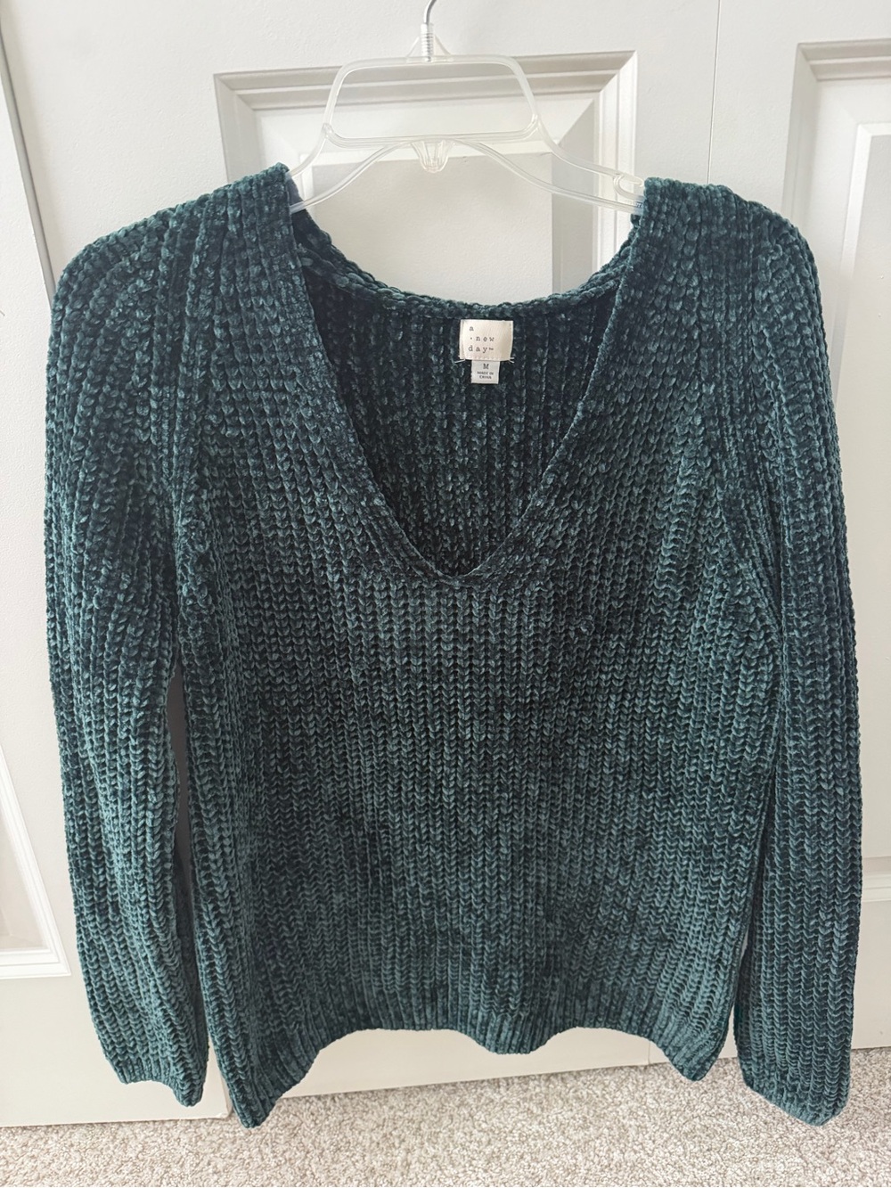 A New Day Dark Emerald Green Velvet Knit Chunky V-Neck Sweater Size Medium